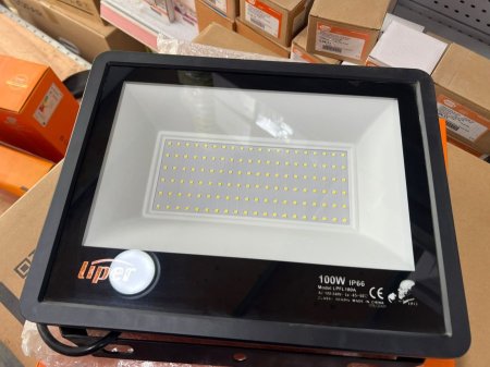 كشاف ليبر 100 واط  Liper 100 watt IP66