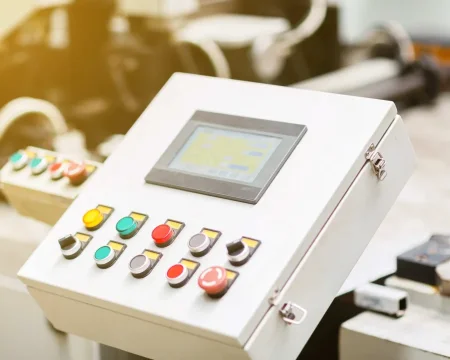 تطوير و برمجة لوحات التحكم الصناعي PLC